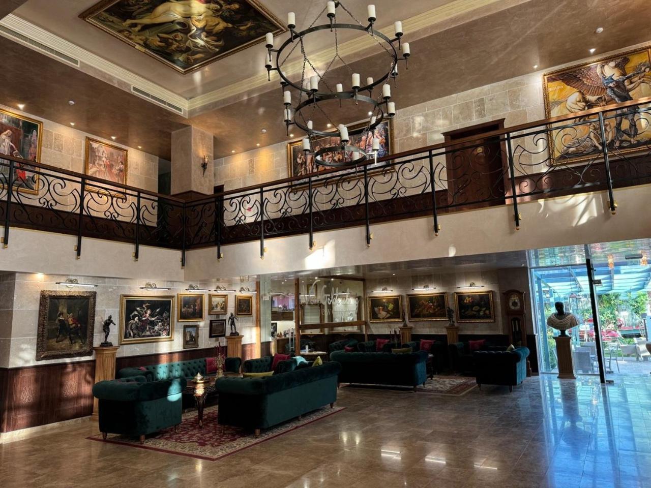 Alchemist Residence Von Goldenburg Belashtitsa Eksteriør bilde